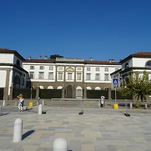 לינה וארוחת בוקר Charmerooms Moroni, סטצאנו